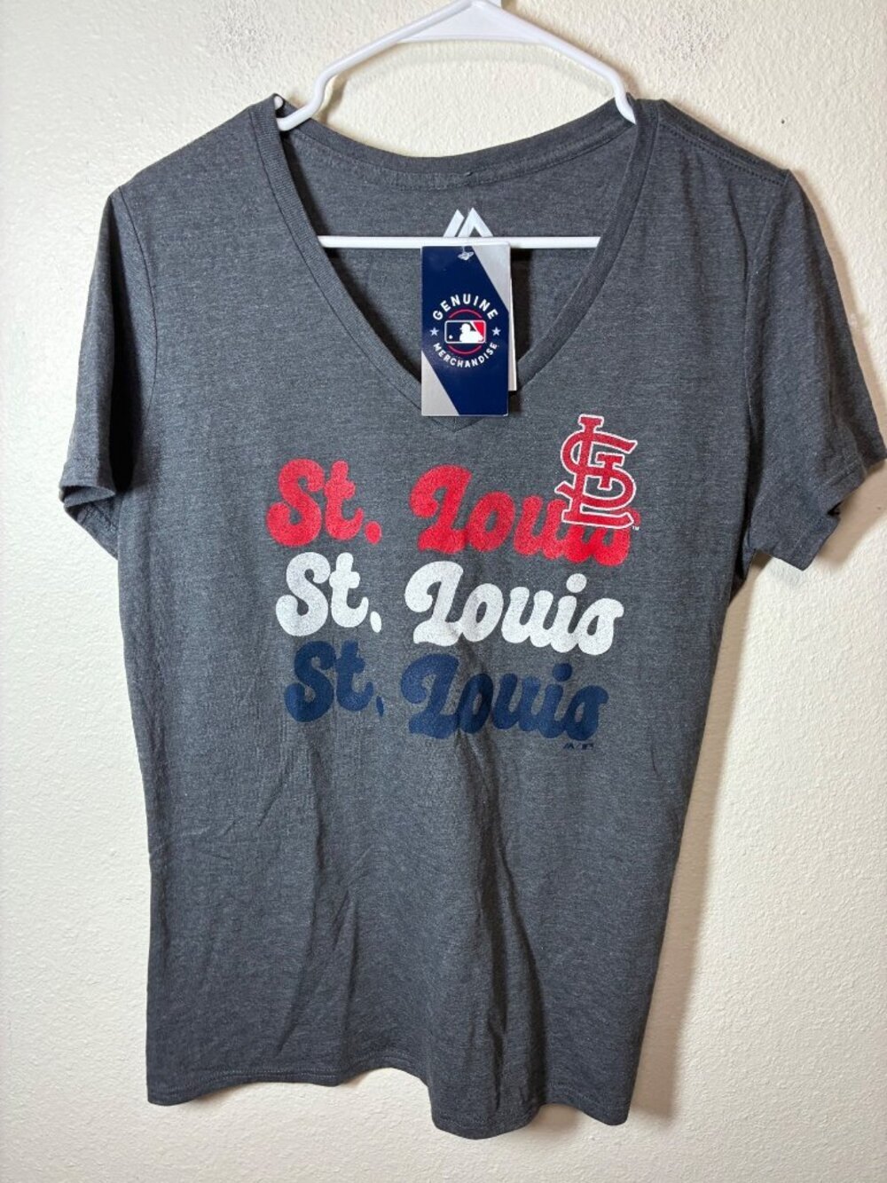 NWT MLB St. Louis Cardinals T-Shirt V-Neck Short Sleeve Gray Size Large MSRP $23